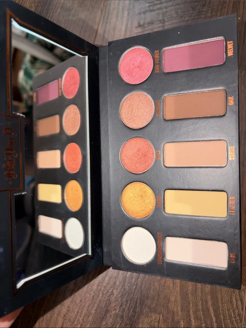 Kat Von D compact kat